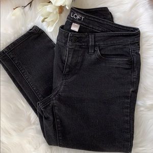 Ann Taylor Loft  size 4 black modern skinny jeans